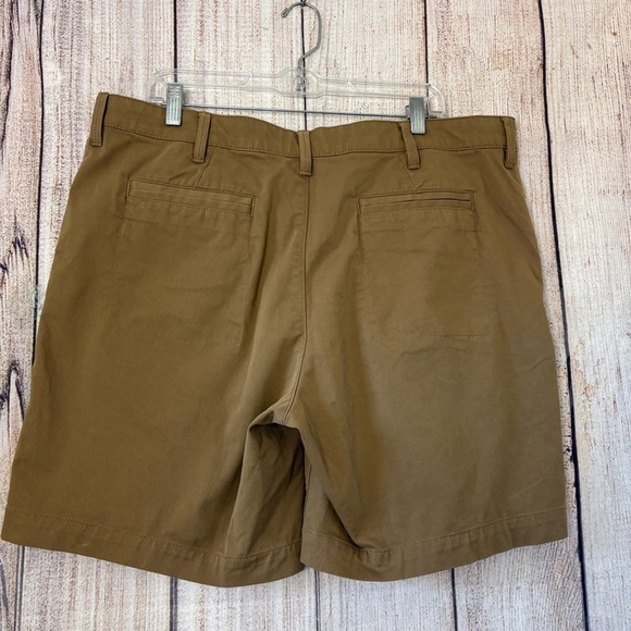 L.L bean Mens Chino Standard Fit Shorts size 38W - Picture 2 of 12